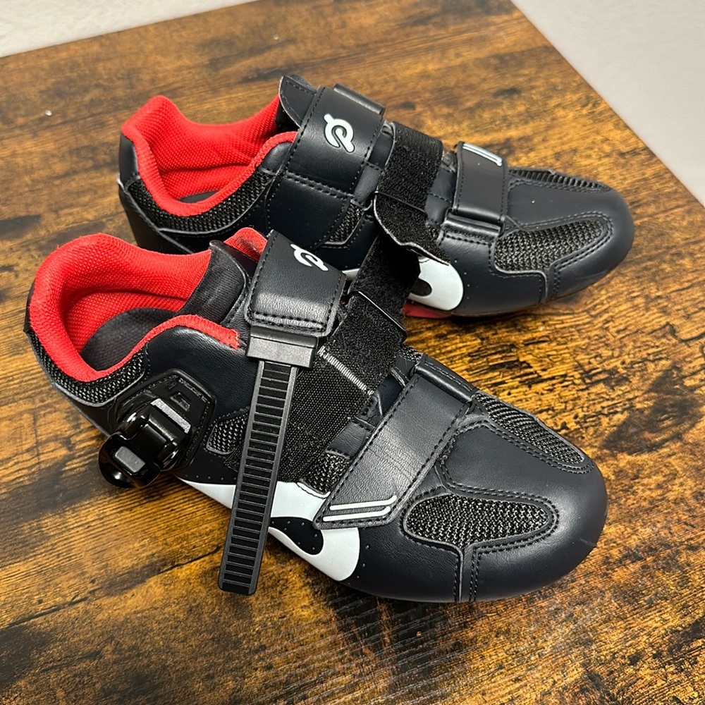 Gently Used Peloton Shoes Size 40